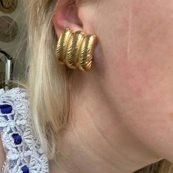 VTG Gucci Gold Earrings Clip On by Paolo Gucci - Picture 6 of 7